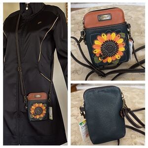 NWT Chala Vegan Convertible Cell Phone Crossbody Bag / Wallet